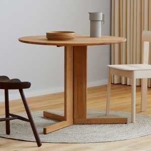 Form & Refine - Trefoil Tisch, Ø 75 cm, Eiche weiß pigmentiert