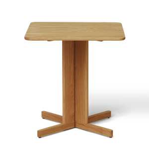 Form & Refine - Quatrefoil Tisch, 68 × 68 cm, Eiche