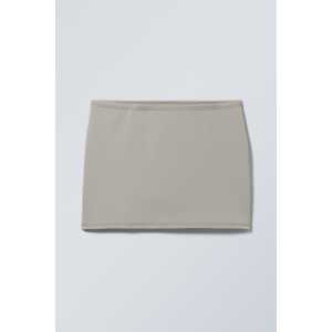 Weekday Minimalistischer Minirock Staubiges Grau, Röcke in Größe XL. Farbe: Dusty grey