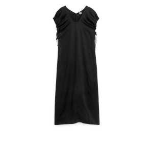 Arket Kleid aus Lyocell-Mischung Schwarz, Alltagskleider in Größe 40. Farbe: Black