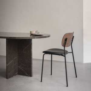Audo - Co Dining Chair, schwarz / Eiche natur (MENU)