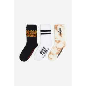 H&M 3er-Pack Socken mit Motiv Schwarz/Stranger Things in Größe 22/24. Farbe: Black/stranger things