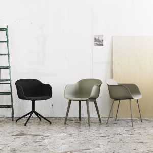 Muuto - Fiber Chair Swivel Base, schwarz / ocker