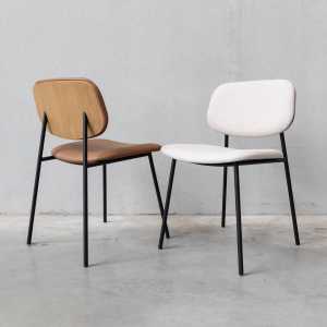 Studio Zondag - Daily Dining Chair, Eiche / schwarz / cognac