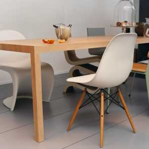 Vitra - Eames Plastic Side Chair DSW, Esche honigfarben / weiß (Filzgleiter weiß)