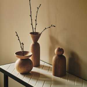 applicata - Shape Ball Vase, Eiche geräuchert