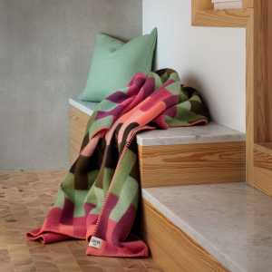 Røros Tweed - Åsmund Bold Wolldecke 200 x 135 cm, pink / grün