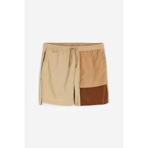 H&M Ultraleichte Sportshorts Beige/Braun, Sport-Shorts in Größe XL. Farbe: Beige/brown