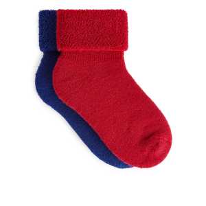 Arket Socken aus Wollfrottee Rot/Blau in Größe 25/27. Farbe: Red/blue