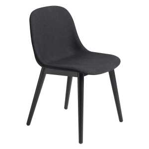 Muuto Fiber side chair Stuhl mit Holzbeinen Remix 183-black