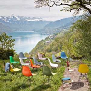 Vitra - Eames Plastic Side Chair DSR RE, verchromt / forest (Filzgleiter basic dark)