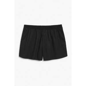 Monki Leichte Shorts Schwarz in Größe XL. Farbe: Black