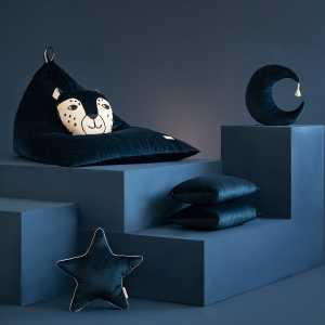 Nobodinoz - Pierrot Mond Samt-Kissen, 36 x 32 cm, night blue