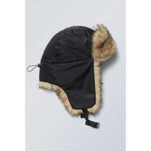 Weekday Trapper-Mütze mit Futter aus Fellimitat Schwarz, Hut in Größe XS/S. Farbe: Black