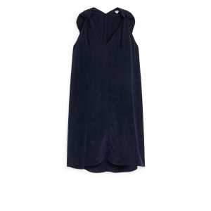 Arket Cupro-Kleid mit Knotendetail Dunkelblau, Alltagskleider in Größe 40. Farbe: Dark blue