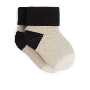 Arket Frottee-Socken Schwarz/Beige in Größe 13/15. Farbe: Black/beige