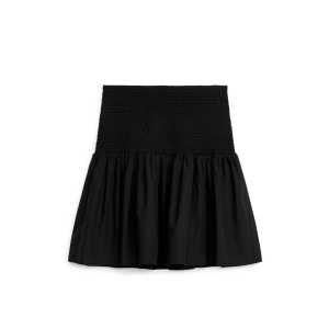 Arket Gesmokter Minirock Schwarz, Röcke in Größe 34. Farbe: Black