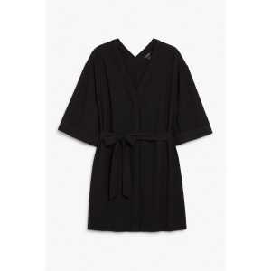 Monki Kurzes Kleid mit Gürtel Schwarz, Alltagskleider in Größe XL. Farbe: Black
