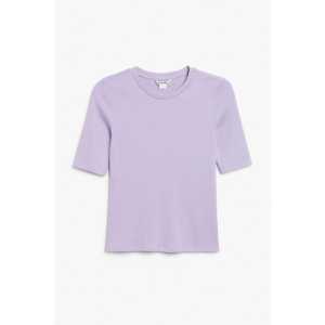 Monki Weiches körpernahes T-Shirt Helllila in Größe XS. Farbe: Light purple