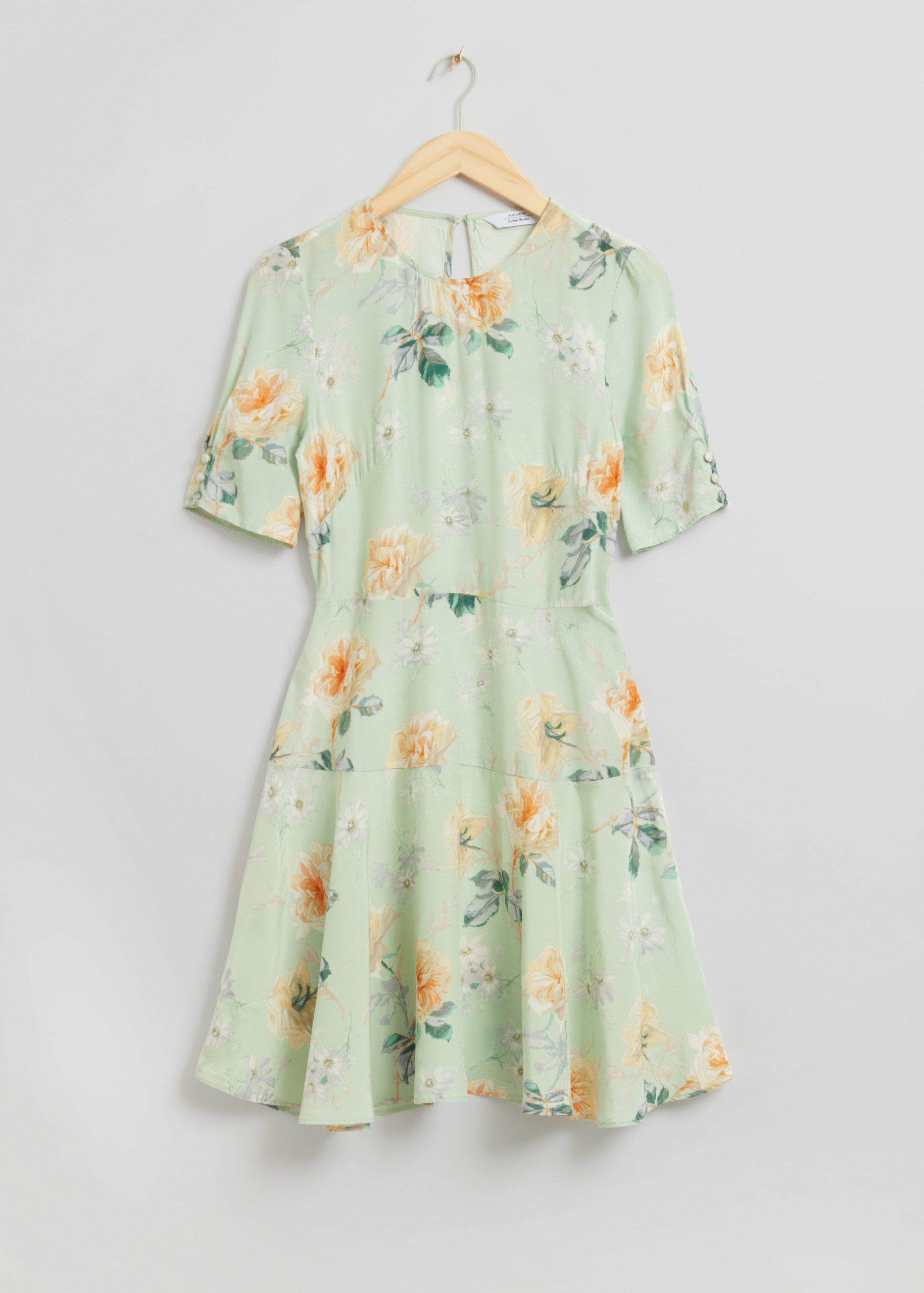 & Other Stories Bedrucktes ausgestelltes Kleid Creme/Grüner Blumendruck, Alltagskleider in Größe 36. Farbe: Cream/green floral print