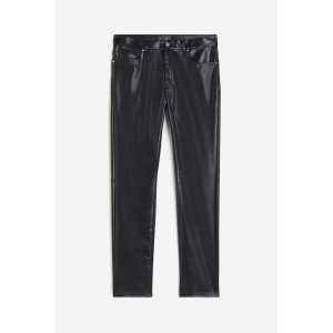 H&M Beschichtete Hose in Slim Fit Schwarz/Krokoprägung, Chinohosen Größe W 32. Farbe: Black/crocodile-patterned