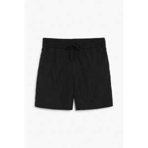 Monki Shorts mit Kordelzug Schwarz in Größe XL. Farbe: Black