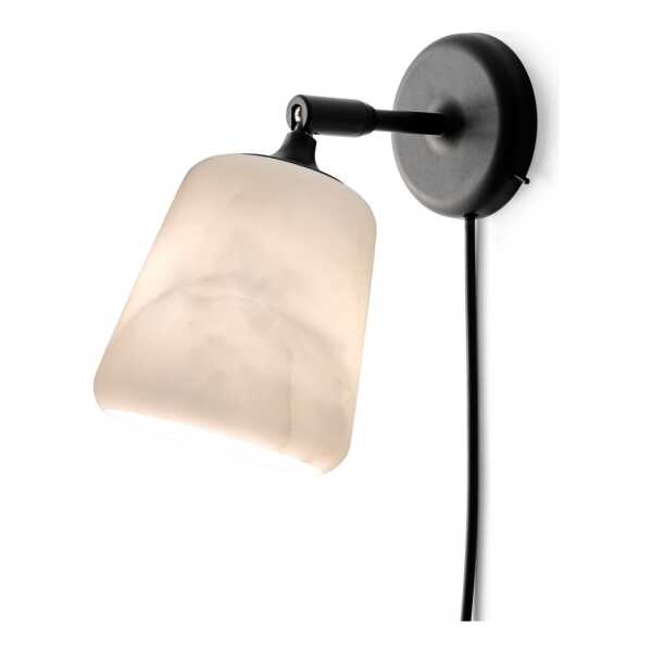 New Works Material Wandleuchte The black sheep
