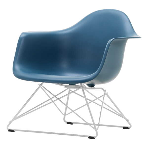Vitra - Eames Plastic Armchair LAR RE, weiß / meerblau (Filzgleiter basic dark)