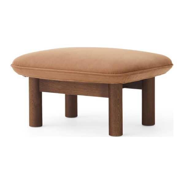 Audo Copenhagen Brasilia Fußhocker Leder dunes camel 21004 Braun, Dunkelgebeiztes Eichenholzgestell