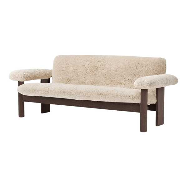Audo Copenhagen Brasilia Sofa 2-Sitzer Dark oak-Nature sheepskin curly