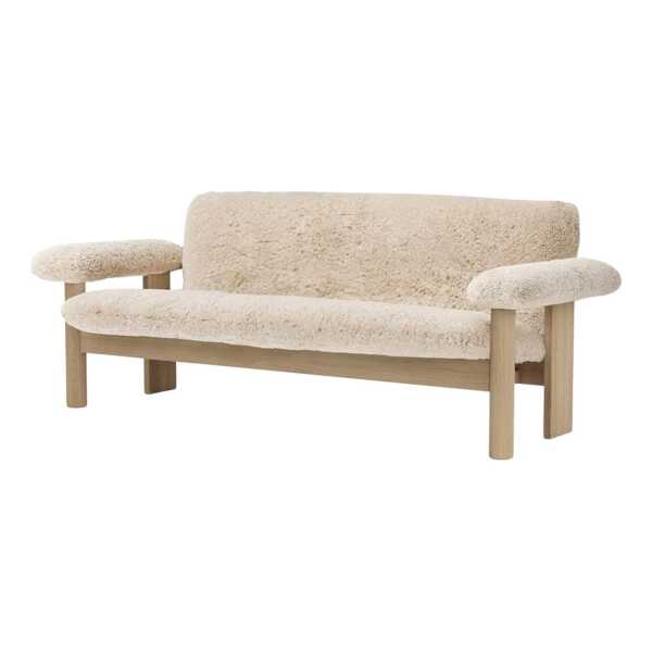 Audo Copenhagen Brasilia Sofa 2-Sitzer Natural oak-Nature sheepskin curly
