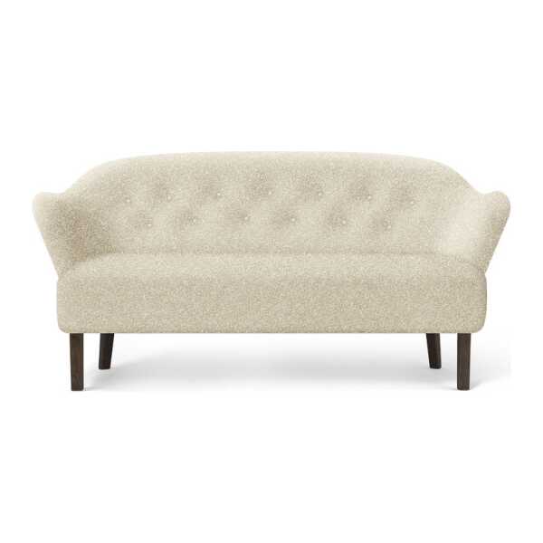 Audo Copenhagen Ingeborg 2,5-Sitzer Sofa Stoff sahcozero beige, Eichenholzbeine geräuchert