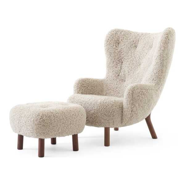 &Tradition Petra VB3 High Sessel inkl. Pouf ATD1 Walnuss geölt-Sheepskin Moonlight
