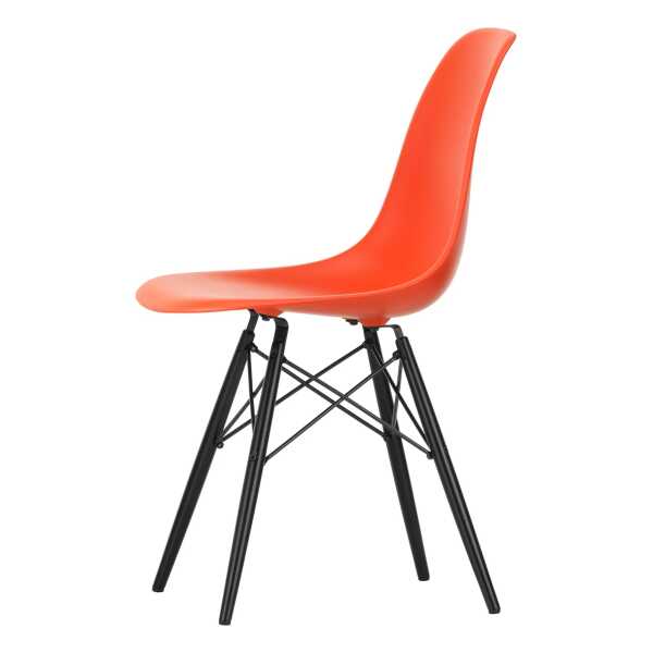 Vitra - Eames Plastic Side Chair DSW RE, Ahorn schwarz / poppy red (Filzgleiter basic dark)